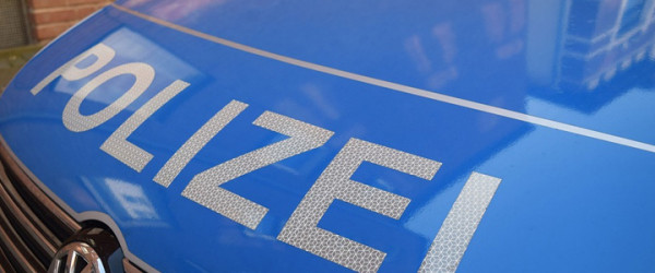 Polizeischriftzug auf Auto (Quelle: Pixabay.com)
