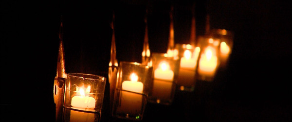 Katharinenkirche mit Kerzen geschmückt (Quelle: RIK)