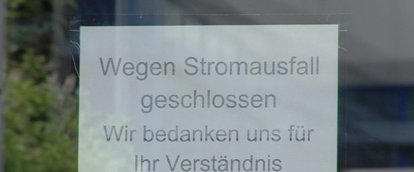 Geschlossen-Schild vor Eingangst&uuml;r (Quelle: RIK)