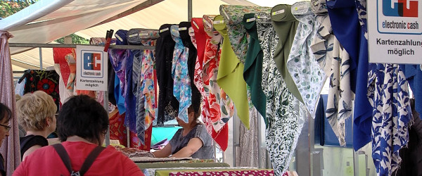 Stoffe auf dem Stoffmarkt (Quelle: RIK)