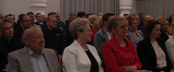 G&auml;ste bei der Gedenkstunde zum Stadtbrand (Quelle: RIK)